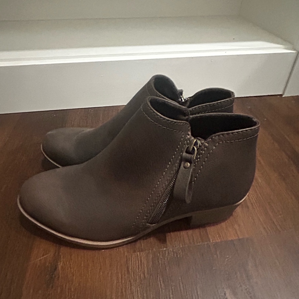 Arizona Jean Company Dark Brown Ankle Booties (great condition)